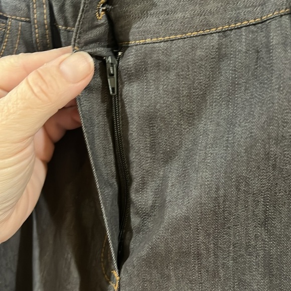 New Directionn Size 8 Capris Pants Dark Faux Denim Gray - Picture 7 of 12